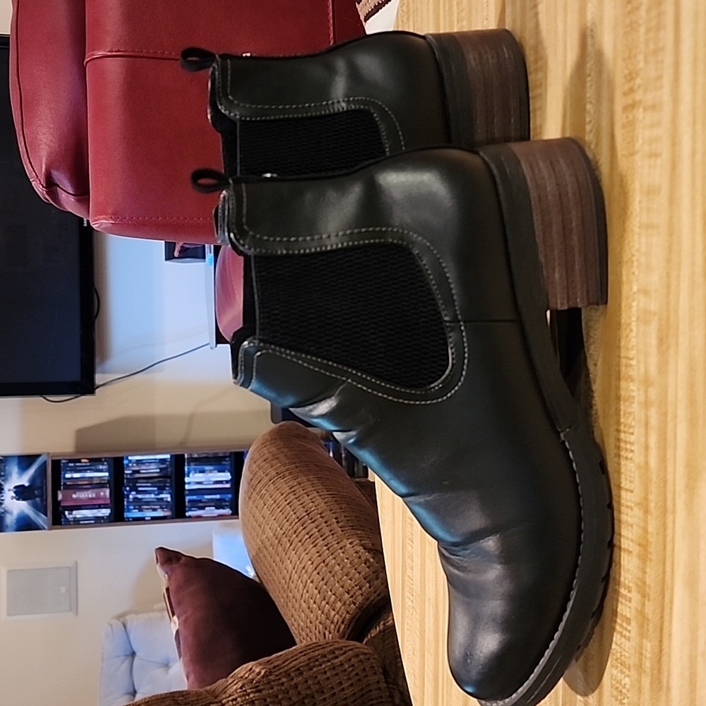 Eastland Jasmine Black Boots